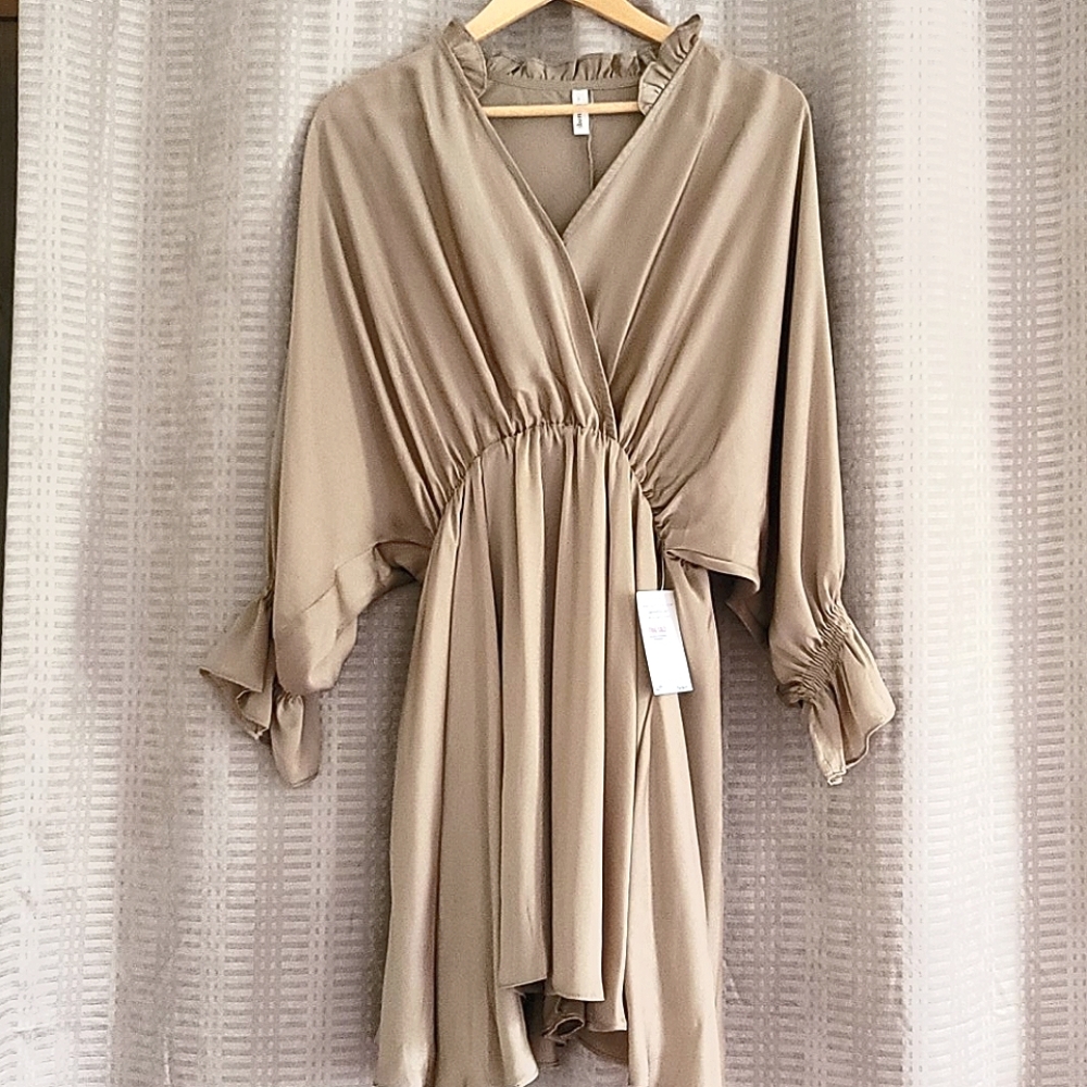 .   Perfect Datenight Dress - Picture 2 of 4